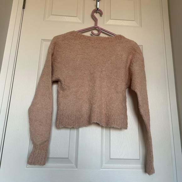 Wilfred Aritzia Alpaca wool light pink Marseille Vneck cropped sweater- size XS - Picture 8 of 13
